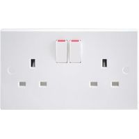 British General 13A White Switched Switched Sockets Pack Of 5 - 5050765100335