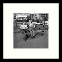 Getty Images Gallery - Steptoe And A Beatle 1964 Framed Print, 49 X 49cm