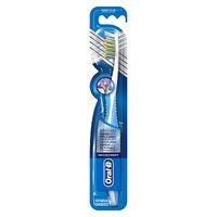 Oral-B Pro-Expert CrossAction Anti-Plaque 35 Medium Manual Toothbrush